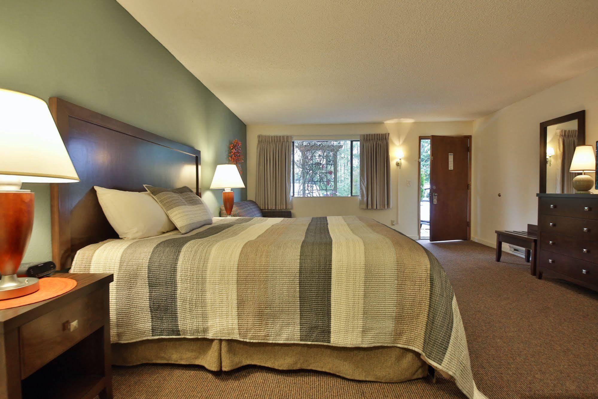 Harbor Inn Freeland 外观 照片