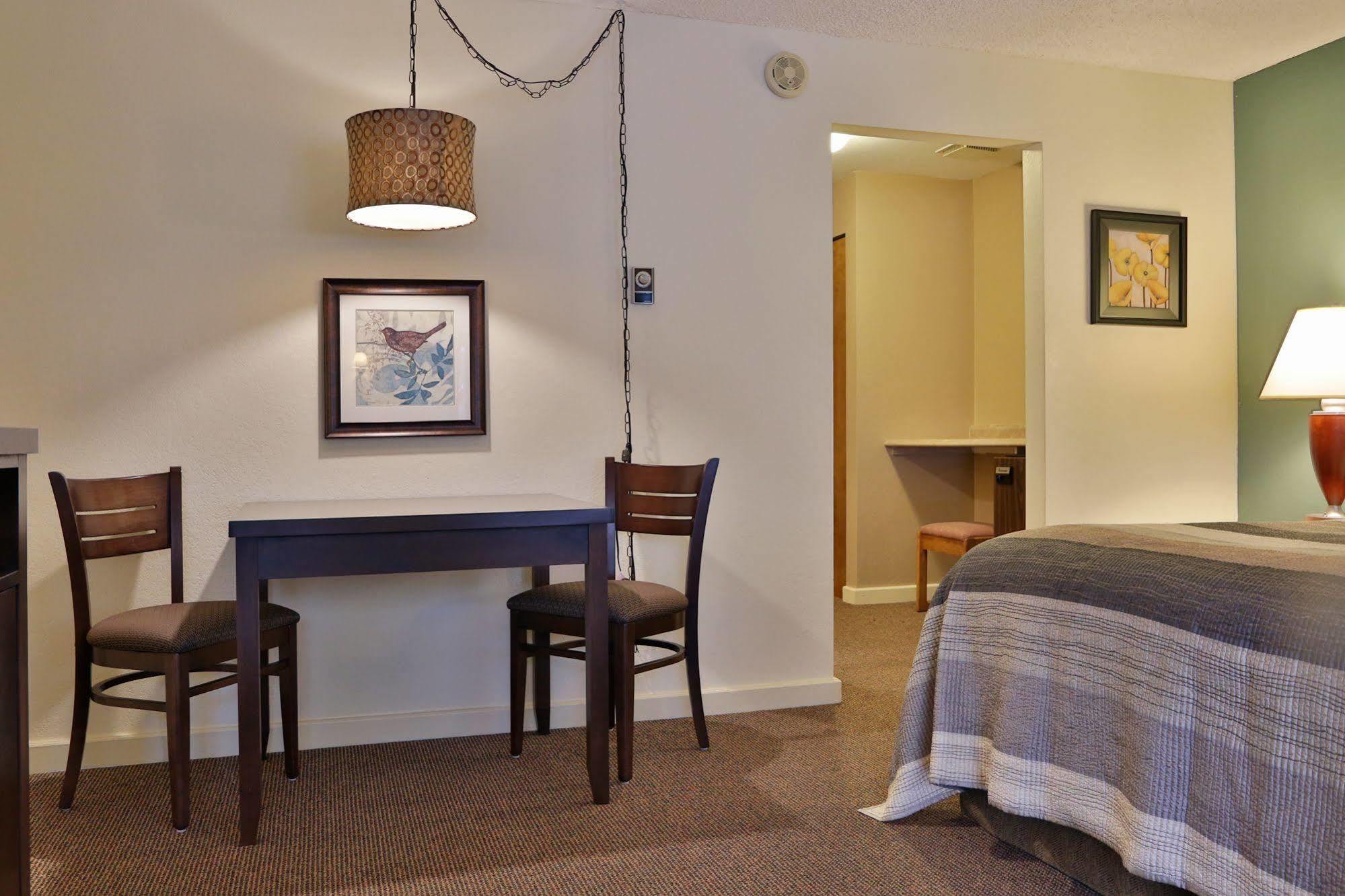 Harbor Inn Freeland 外观 照片