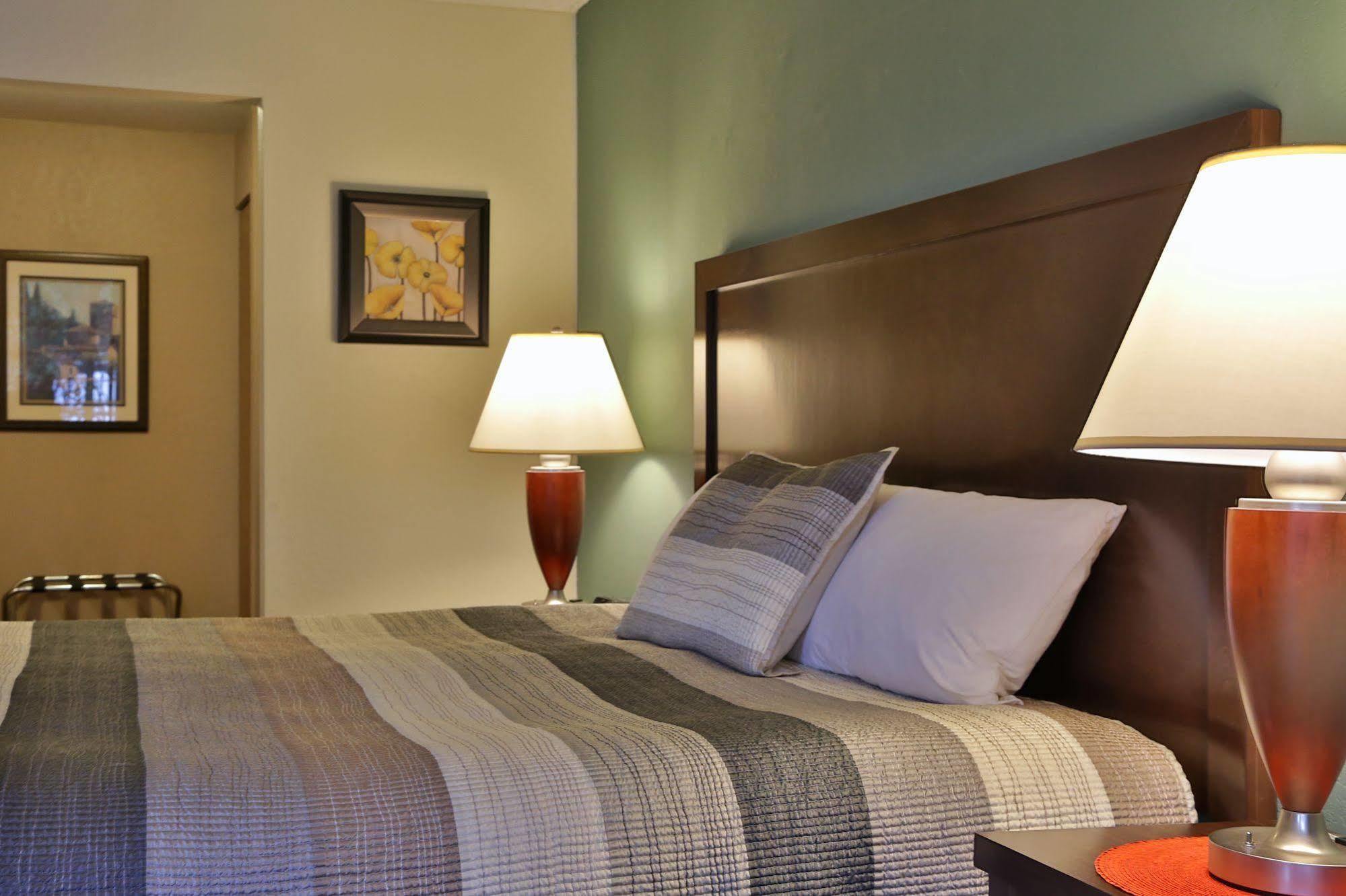 Harbor Inn Freeland 外观 照片